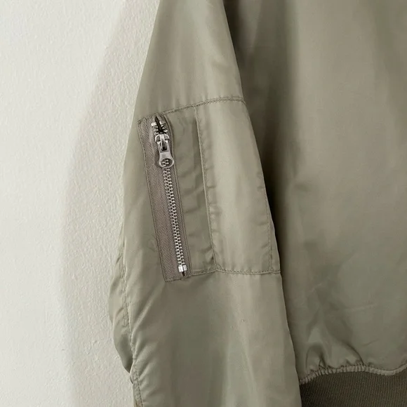 H&M NYLON BOMBER JACKET Light khaki green - Picture 9 of 9